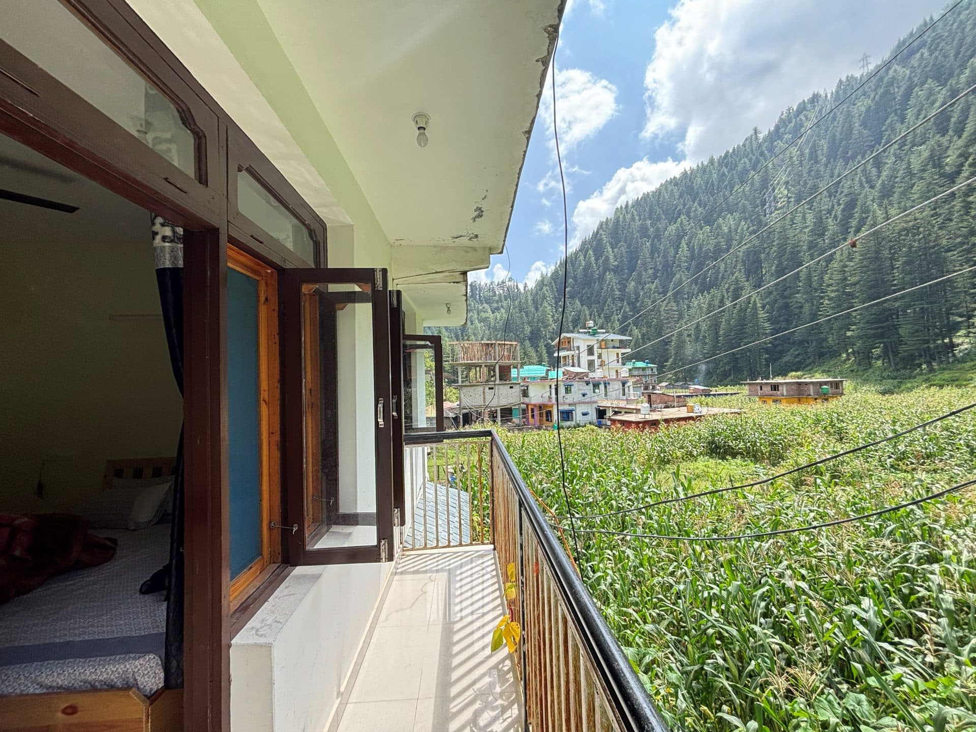 Mountain View Room 1